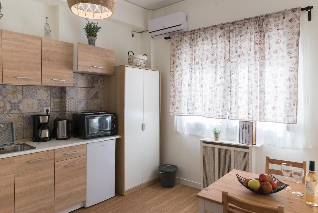 Syntagma Budget Studio By Livin Urbban Apartment Athena Bagian luar foto